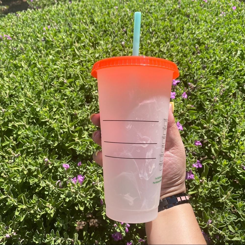 ⭐️STARBUCKS⭐️ Color Changing - Picture 4 of 9